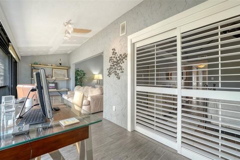 Condo in Sarasota, Florida, 2 bedrooms  № 2097341 - photo 8