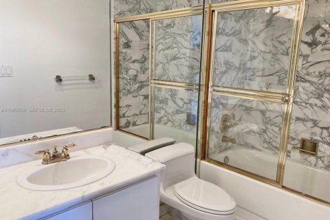 Condo in Miami Beach, Florida, 1 bedroom  № 2050255 - photo 6