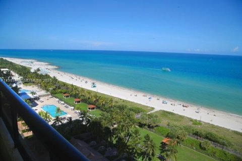 Condo in Miami Beach, Florida, 1 bedroom  № 2050255 - photo 2