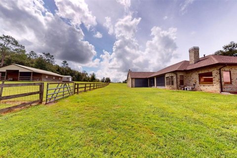 Casa en venta en Dade City, Florida, 3 dormitorios, 350.33 m2 № 2385725 - foto 4