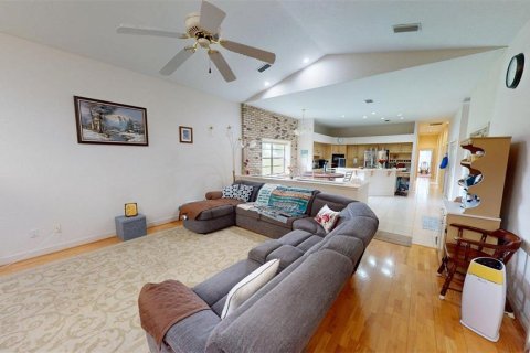 Casa en venta en Dade City, Florida, 3 dormitorios, 350.33 m2 № 2385725 - foto 17