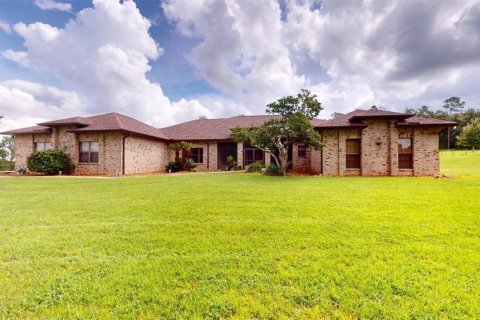 Casa en Dade City, Florida 3 dormitorios, 350.33 m2 № 2385725