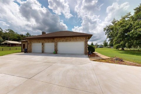 Casa en venta en Dade City, Florida, 3 dormitorios, 350.33 m2 № 2385725 - foto 3