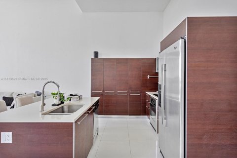 Купить кондоминиум в Майами, Флорида 2 спальни, 123.75м2, № 1761722 - фото 12
