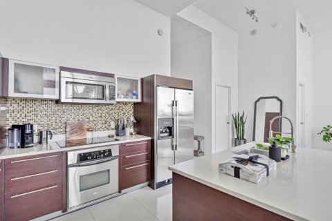 Купить кондоминиум в Майами, Флорида 2 спальни, 123.75м2, № 1761722 - фото 13