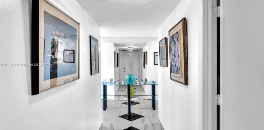 Condominio en Hollywood, Florida, 2 dormitorios № 1076176