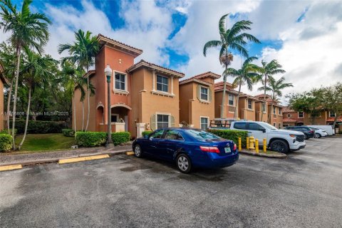 Townhouse in Dania Beach, Florida 3 bedrooms, 150.04 sq.m. № 1881576 - photo 1