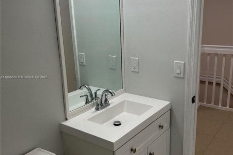 Townhouse in Dania Beach, Florida 3 bedrooms, 150.04 sq.m. № 1881576 - photo 26