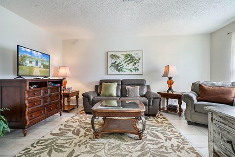 Appartement à louer à Hobe Sound, Floride: 2 chambres, 85.93 m2 № 2433900 - photo 4