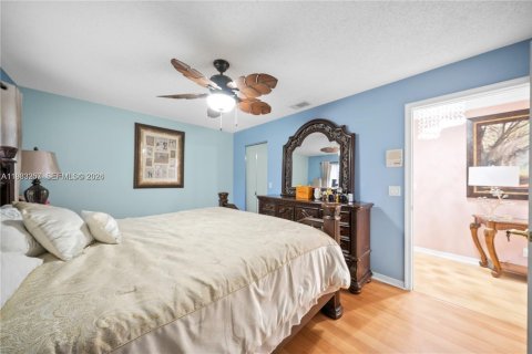 House in Miramar, Florida 4 bedrooms, 210.89 sq.m. № 2048702 - photo 6