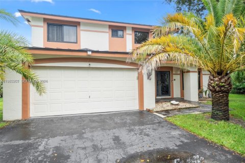 House in Miramar, Florida 4 bedrooms, 210.89 sq.m. № 2048702