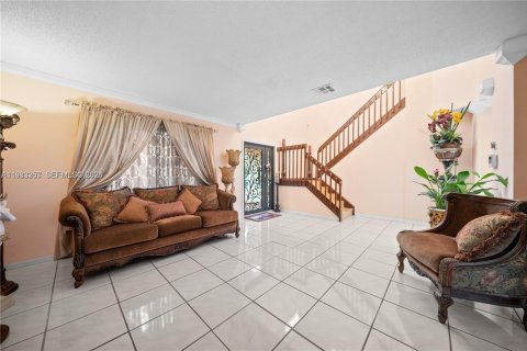 House in Miramar, Florida 4 bedrooms, 210.89 sq.m. № 2048702 - photo 5