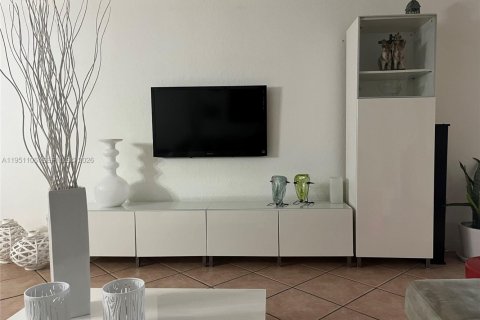 Adosado en alquiler en Doral, Florida, 2 dormitorios, 139.17 m2 № 2007810 - foto 3