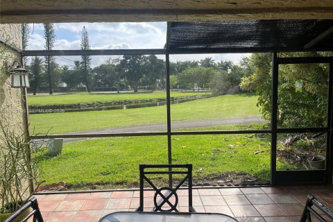 Adosado en alquiler en Doral, Florida, 2 dormitorios, 139.17 m2 № 2007810 - foto 10