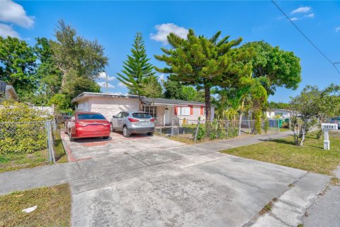 Casa en venta en Miami, Florida, 4 dormitorios, 155.43 m2 № 2028957 - foto 22