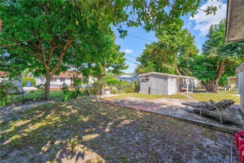 Casa en venta en Miami, Florida, 4 dormitorios, 155.43 m2 № 2028957 - foto 26