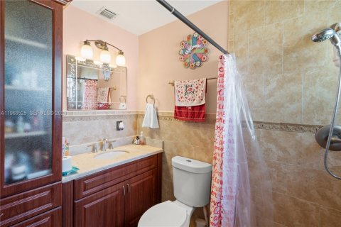 Casa en venta en Miami, Florida, 4 dormitorios, 155.43 m2 № 2028957 - foto 14