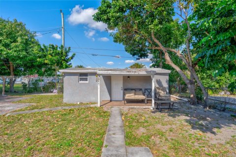 Casa en venta en Miami, Florida, 4 dormitorios, 155.43 m2 № 2028957 - foto 21