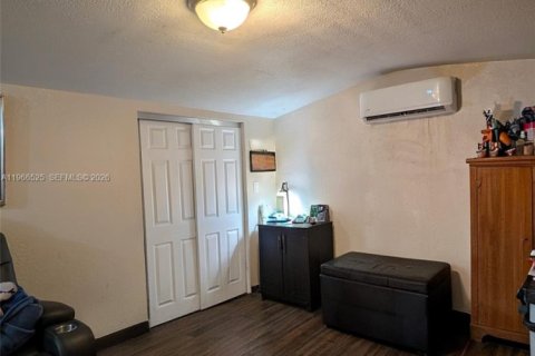 Casa en venta en Miami, Florida, 4 dormitorios, 155.43 m2 № 2028957 - foto 27