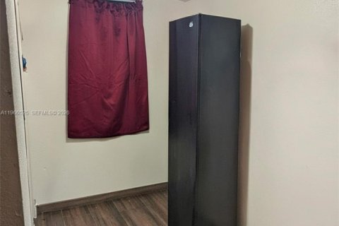 Casa en venta en Miami, Florida, 4 dormitorios, 155.43 m2 № 2028957 - foto 28