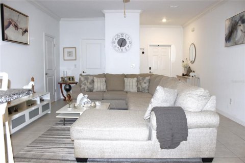 Townhouse in Wesley Chapel, Florida 3 bedrooms, 154.78 sq.m. № 2204897 - photo 6