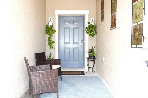 Townhouse in Wesley Chapel, Florida 3 bedrooms, 154.78 sq.m. № 2204897 - photo 3