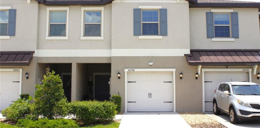 Townhouse in Wesley Chapel, Florida 3 bedrooms, 154.78 sq.m. № 2204897
