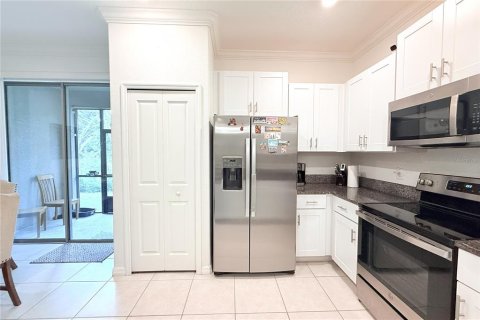 Townhouse in Wesley Chapel, Florida 3 bedrooms, 154.78 sq.m. № 2204897 - photo 13