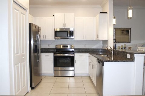 Townhouse in Wesley Chapel, Florida 3 bedrooms, 154.78 sq.m. № 2204897 - photo 11