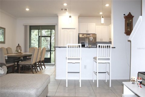 Townhouse in Wesley Chapel, Florida 3 bedrooms, 154.78 sq.m. № 2204897 - photo 10