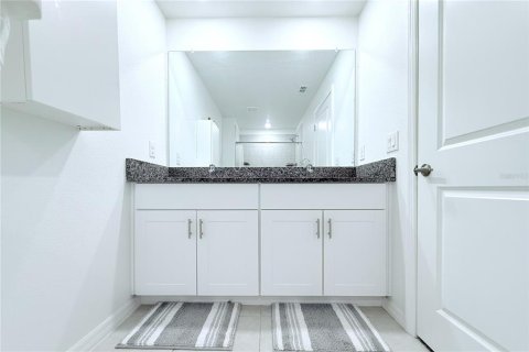 Townhouse in Wesley Chapel, Florida 3 bedrooms, 154.78 sq.m. № 2204897 - photo 19