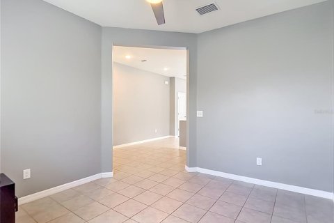 Casa en venta en Seffner, Florida, 4 dormitorios, 285.67 m2 № 2100593 - foto 5