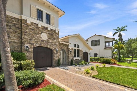 Villa ou maison à vendre à Parkland, Floride: 4 chambres, 324.79 m2 № 2363532 - photo 2