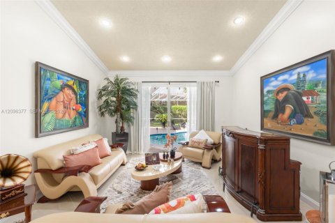 House in Coral Springs, Florida 4 bedrooms, 254.18 sq.m. № 2390724 - photo 8