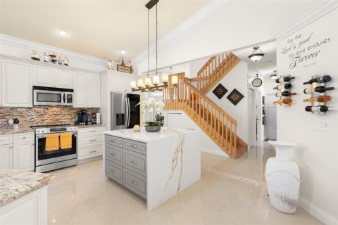 House in Coral Springs, Florida 4 bedrooms, 254.18 sq.m. № 2390724 - photo 23