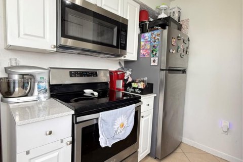 Condo in Homestead, Florida, 1 bedroom  № 1809693 - photo 11
