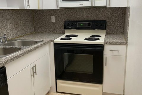 Condominio en venta en Miami, Florida, 2 dormitorios, 73.67 m2 № 2031767 - foto 9