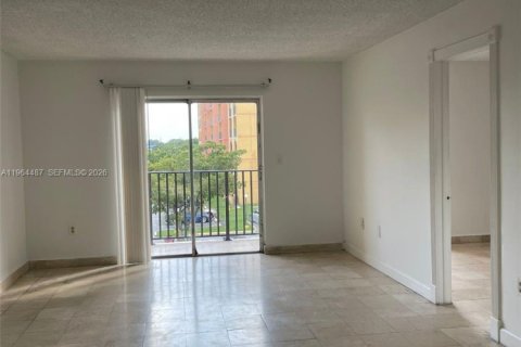 Condominio en venta en Miami, Florida, 2 dormitorios, 73.67 m2 № 2031767 - foto 3