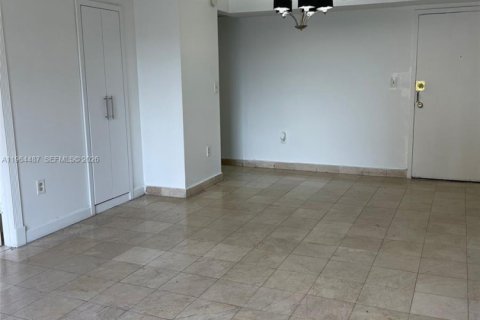 Condominio en Miami, Florida, 2 dormitorios  № 2031767