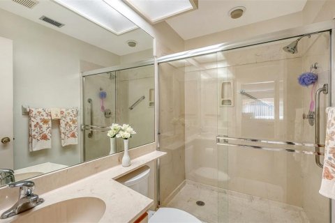 House in Sarasota, Florida 3 bedrooms, 170.75 sq.m. № 2112898 - photo 26