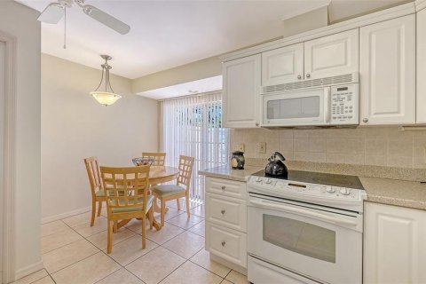House in Sarasota, Florida 3 bedrooms, 170.75 sq.m. № 2112898 - photo 18