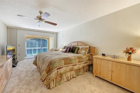 House in Sarasota, Florida 3 bedrooms, 170.75 sq.m. № 2112898 - photo 23
