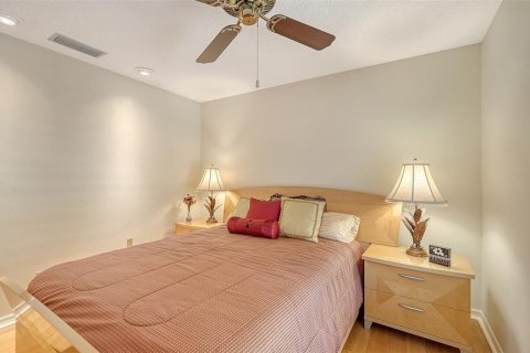 House in Sarasota, Florida 3 bedrooms, 170.75 sq.m. № 2112898 - photo 27