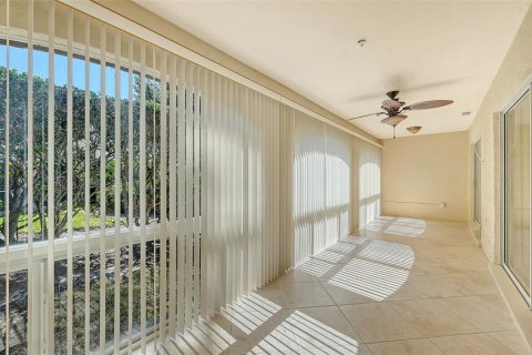 House in Sarasota, Florida 3 bedrooms, 170.75 sq.m. № 2112898 - photo 13