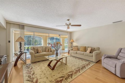 House in Sarasota, Florida 3 bedrooms, 170.75 sq.m. № 2112898 - photo 12