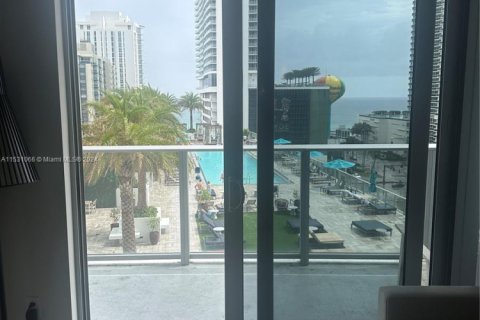 Copropriété à vendre à Hollywood, Floride: 2 chambres, 98.01 m2 № 1959928 - photo 17