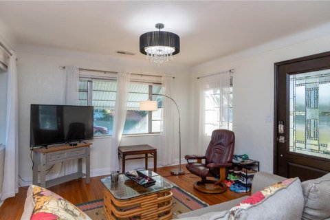 Casa en alquiler en Saint Petersburg, Florida, 3 dormitorios, 122.72 m2 № 1827917 - foto 6