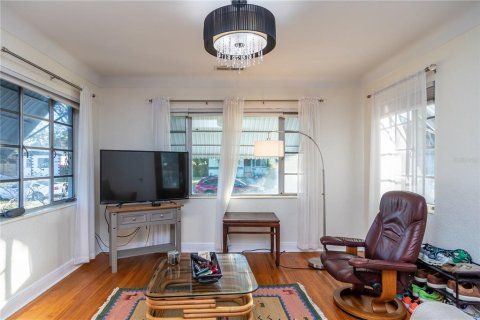 Casa en alquiler en Saint Petersburg, Florida, 3 dormitorios, 122.72 m2 № 1827917 - foto 8