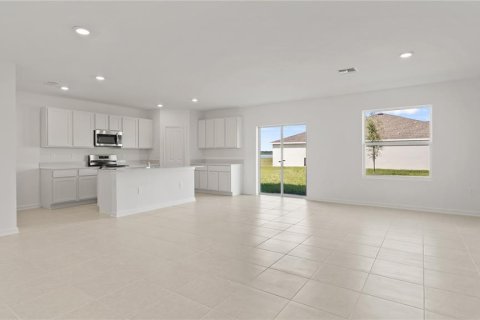House in Eustis, Florida 5 bedrooms, 196.21 sq.m. № 2203808 - photo 2