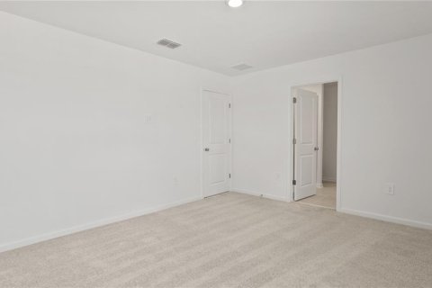 House in Eustis, Florida 5 bedrooms, 196.21 sq.m. № 2203808 - photo 9